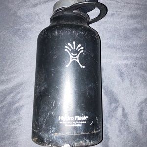 Hydroflask 64oz